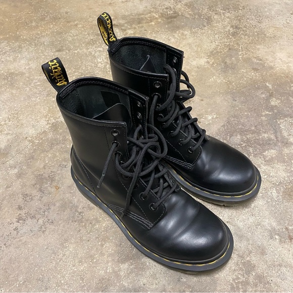 dr martens | 1460 smooth leather lace up boots - Picture 6 of 9